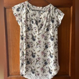 Loft floral shell, size small